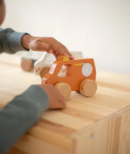 De houten brandweerauto van Tryco nodigt uit tot fantasierijk spel! Gratis verzending vanaf €39 bij Moonwoods