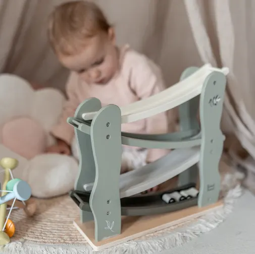Ontdek de Label label autobaan in de kleur Olilve green bij Moonwoods. Gratis verzending >€39
