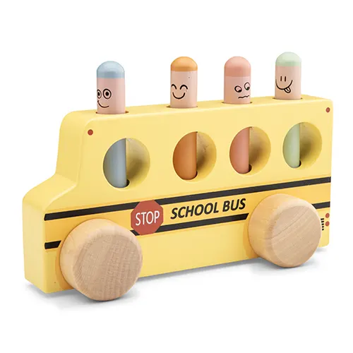 Een schoolbus met een verrassing! De New Classic Toys Pop-up Schoolbus is stevig houten speelgoed dat uitnodigt tot ontdekken, rollenspel en eindeloos speelplezier.