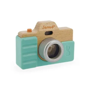 Houten camera van Janod kopen? Laat kleine fotografen vanaf 18 maanden ontdekken, kijken en fotograaf spelen. Een origineel cadeau bij Moonwoods!