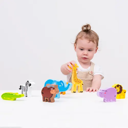 Op zoek naar bijzonder houten speelgoed? Met de Safari dieren in box van New Classic Toys begint elk avontuur op de savanne. Ontdek de set bij Moonwoods.