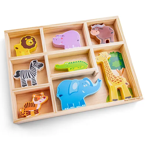 Ga op avontuur met de Safari dieren in box van New Classic Toys. Een mooie houten speelgoedset voor fantasierijk en open einde spel.