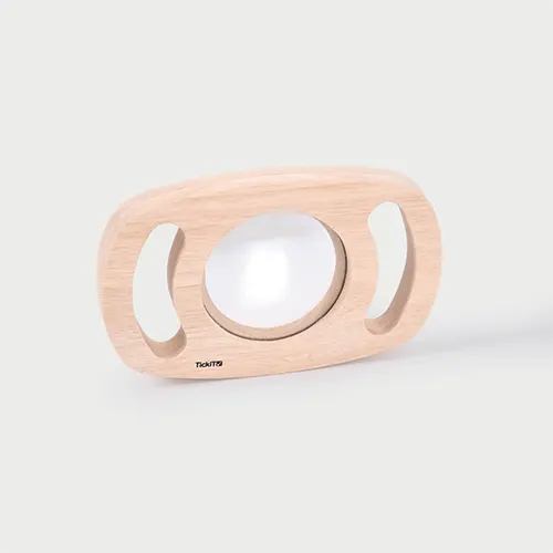 Een spiegel die groter, kleiner en zelfs ondersteboven laat zien! Ontdek de Tickit Easy Hold bolle/concave spiegel bij Moonwoods.