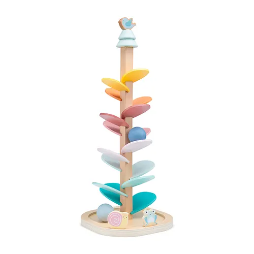 Ontdek de Woet houten klankenboom bij Moonwoods. Muziek en sensorisch speelgoed in één, voor eindeloos ontdekken, luisteren en experimenteren voor kinderen vanaf 2 jaar.