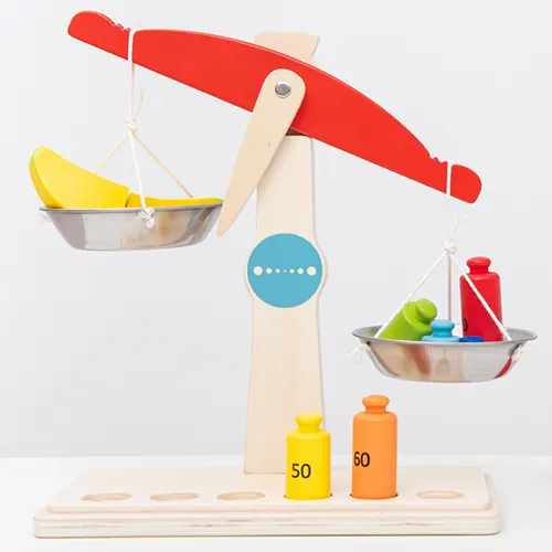 Van marktkoopman tot kleine bakker: met de houten weegschaal van Woet ontstaan de leukste fantasieverhalen. Shop bij Moonwoods.