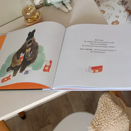 Zoek je een kinderboek over angstige gevoelens? Beer maakt zich zorgen van Natalia Shaloshvili maakt piekeren op een speelse manier bespreekbaar.